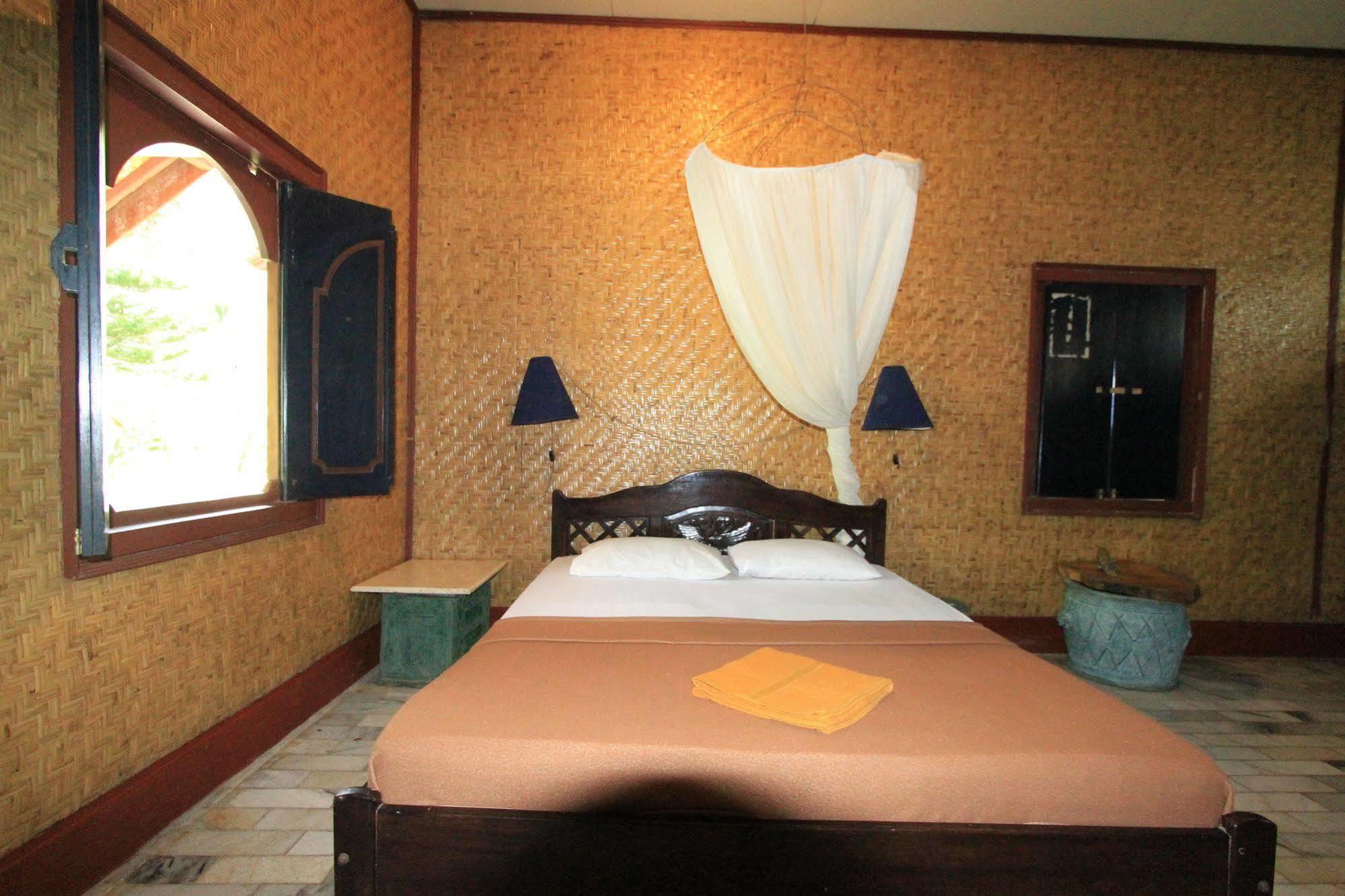 Hotel Bumi Aditya Senggigi Eksteriør billede